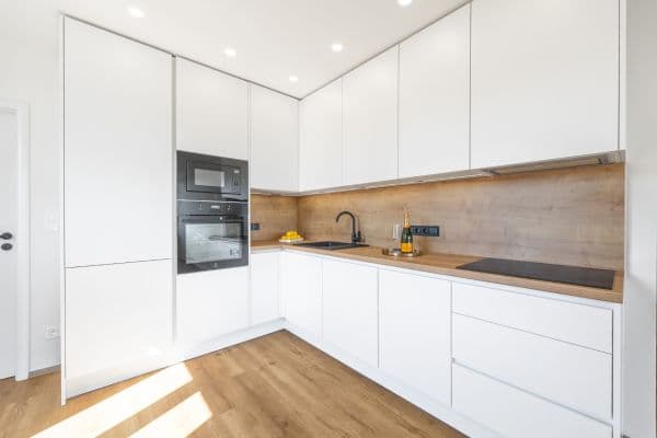 3 bedroom with open-plan kitchen flat for sale, 86 m², Špirkova, Praha 3 bedroom with open-plan kitchen flat for sale, 86 m², Špirkova, Praha