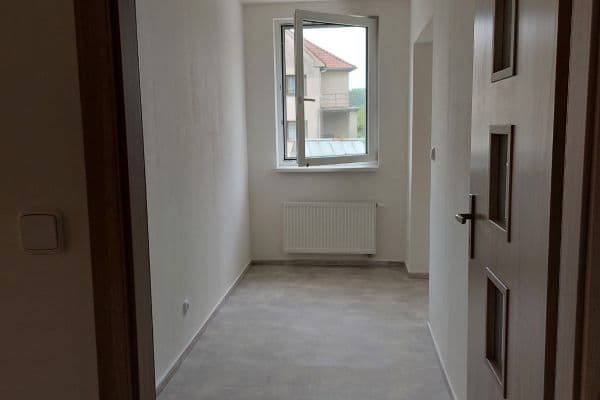 2 bedroom flat to rent, 70 m², U Obory, Úvaly 2 bedroom flat to rent, 70 m², U Obory, Úvaly