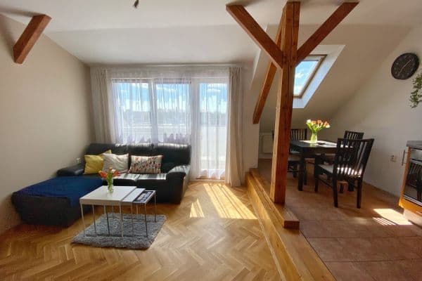 3 bedroom with open-plan kitchen flat to rent, 104 m², Srbínská, Praha 3 bedroom with open-plan kitchen flat to rent, 104 m², Srbínská, Praha