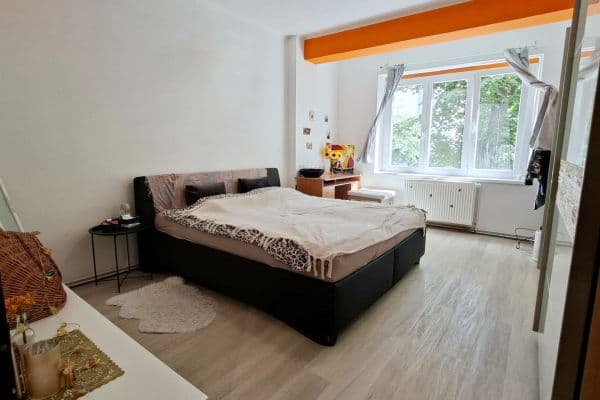 1 bedroom with open-plan kitchen flat for sale, 46 m², Viklefova, Prague, Prague 1 bedroom with open-plan kitchen flat for sale, 46 m², Viklefova, Prague, Prague