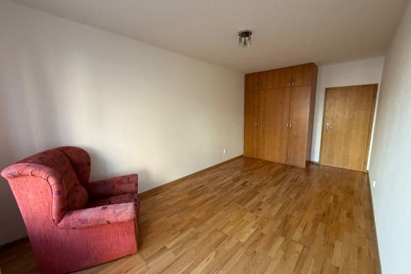 1 bedroom with open-plan kitchen flat to rent, 56 m², Petržílkova, Praha 1 bedroom with open-plan kitchen flat to rent, 56 m², Petržílkova, Praha