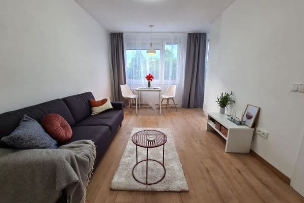 2 bedroom with open-plan kitchen flat to rent, 62 m², U Stadionu, Chrudim 2 bedroom with open-plan kitchen flat to rent, 62 m², U Stadionu, Chrudim