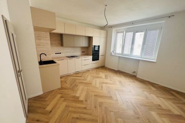 1 bedroom with open-plan kitchen flat for sale, 49 m², Nad Kajetánkou, Praha 1 bedroom with open-plan kitchen flat for sale, 49 m², Nad Kajetánkou, Praha