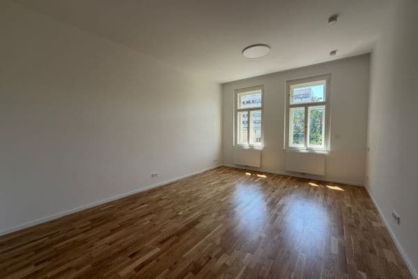 2 bedroom with open-plan kitchen flat to rent, 78 m², Seifertova, Praha 2 bedroom with open-plan kitchen flat to rent, 78 m², Seifertova, Praha