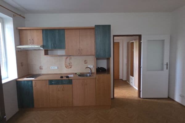 Studio flat to rent, 31 m², Zborovská, Hradec Králové Studio flat to rent, 31 m², Zborovská, Hradec Králové
