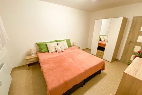 3 bedroom with open-plan kitchen flat for sale, 92 m², Kloknerova, Praha 3 bedroom with open-plan kitchen flat for sale, 92 m², Kloknerova, Praha