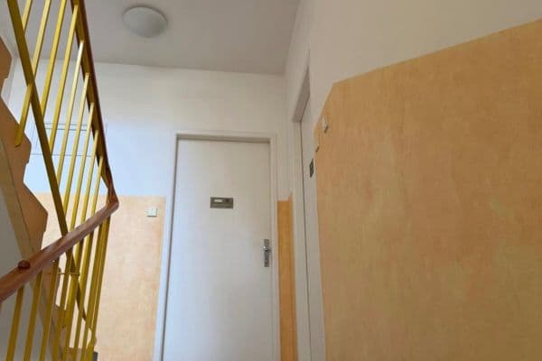 3 bedroom flat to rent, 74 m², Nad Popelkou, Praha 3 bedroom flat to rent, 74 m², Nad Popelkou, Praha
