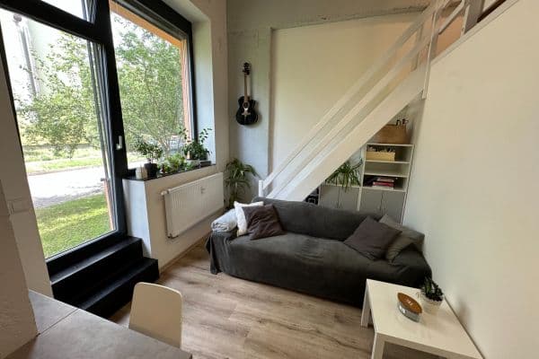 Studio flat to rent, 37 m², Na Domovině, Praha Studio flat to rent, 37 m², Na Domovině, Praha