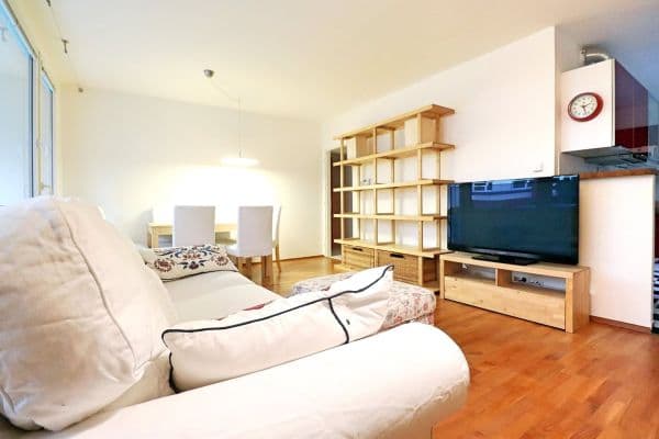 3 bedroom with open-plan kitchen flat to rent, 84 m², Na Okrouhlíku, Praha 3 bedroom with open-plan kitchen flat to rent, 84 m², Na Okrouhlíku, Praha
