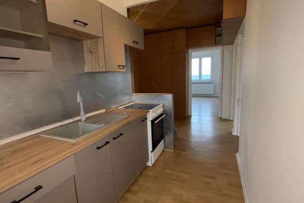 3 bedroom flat to rent, 77 m², Školní pěšina, Chomutov, Ústecký Region 3 bedroom flat to rent, 77 m², Školní pěšina, Chomutov, Ústecký Region