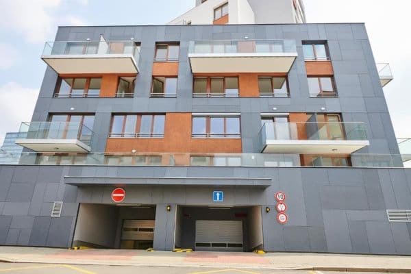 Studio flat to rent, 45 m², V Háji, Praha Studio flat to rent, 45 m², V Háji, Praha