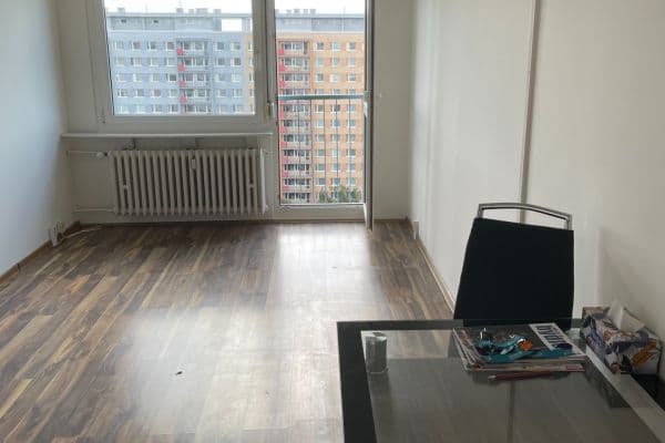 1 bedroom with open-plan kitchen flat to rent, 45 m², Taussigova, Praha 1 bedroom with open-plan kitchen flat to rent, 45 m², Taussigova, Praha