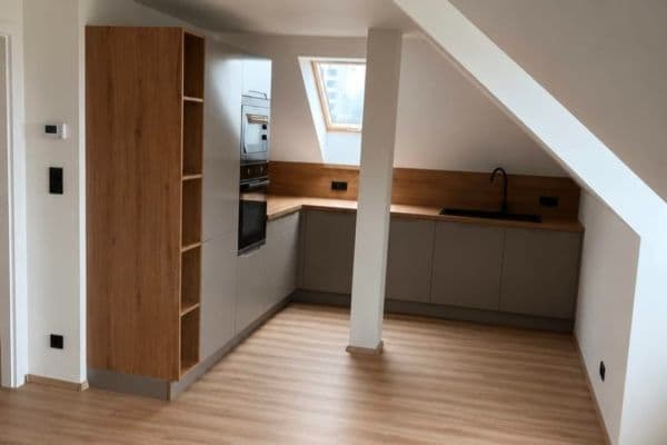 2 bedroom with open-plan kitchen flat to rent, 75 m², Zelený pruh, Praha 2 bedroom with open-plan kitchen flat to rent, 75 m², Zelený pruh, Praha