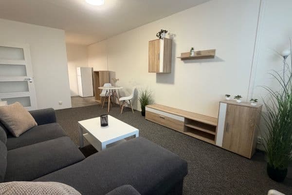 1 bedroom with open-plan kitchen flat to rent, 45 m², Jana Palacha, Mladá Boleslav, Středočeský Region 1 bedroom with open-plan kitchen flat to rent, 45 m², Jana Palacha, Mladá Boleslav, Středočeský Region