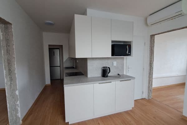 3 bedroom flat to rent, 72 m², Tuklatská, Praha 3 bedroom flat to rent, 72 m², Tuklatská, Praha