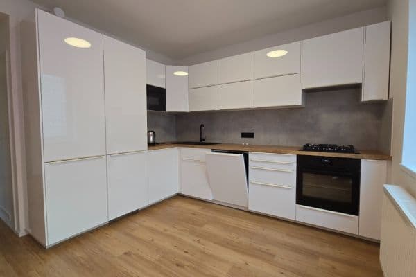 2 bedroom flat to rent, 72 m², náměstí Hrdinů, Praha 2 bedroom flat to rent, 72 m², náměstí Hrdinů, Praha