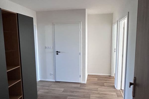 2 bedroom with open-plan kitchen flat to rent, 73 m², Markušova, Praha 2 bedroom with open-plan kitchen flat to rent, 73 m², Markušova, Praha
