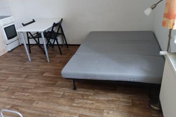 Studio flat to rent, 20 m², Damilská, Tetín Studio flat to rent, 20 m², Damilská, Tetín