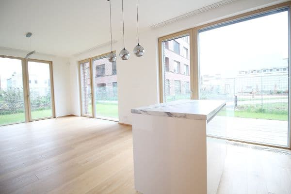 2 bedroom with open-plan kitchen flat to rent, 94 m², Pod Juliskou, Praha 2 bedroom with open-plan kitchen flat to rent, 94 m², Pod Juliskou, Praha