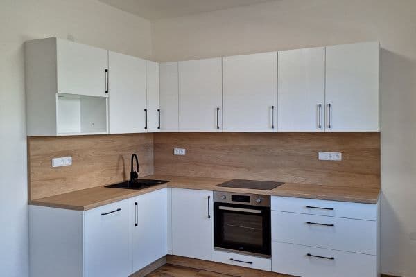 2 bedroom with open-plan kitchen flat to rent, 66 m², Úhonická, Jeneč 2 bedroom with open-plan kitchen flat to rent, 66 m², Úhonická, Jeneč