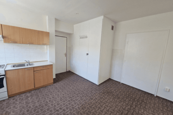 Studio flat to rent, 25 m², Husova, Nové Město pod Smrkem Studio flat to rent, 25 m², Husova, Nové Město pod Smrkem