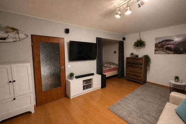 1 bedroom flat to rent, 50 m², Nelkenstraße 10, Bornheim-Waldorf 1 bedroom flat to rent, 50 m², Nelkenstraße 10, Bornheim-Waldorf