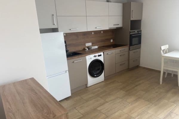 Small studio flat to rent, 28 m², Koutníkova, Hradec Králové Small studio flat to rent, 28 m², Koutníkova, Hradec Králové