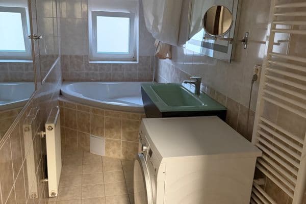 3 bedroom with open-plan kitchen flat to rent, 146 m², Hradeckých, Praha 3 bedroom with open-plan kitchen flat to rent, 146 m², Hradeckých, Praha
