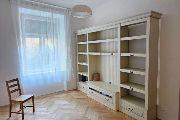 1 bedroom with open-plan kitchen flat to rent, 40 m², Přístavní, Praha 1 bedroom with open-plan kitchen flat to rent, 40 m², Přístavní, Praha