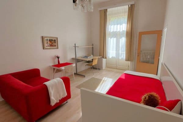 1 bedroom with open-plan kitchen flat to rent, 19 m², Londýnská, Praha 1 bedroom with open-plan kitchen flat to rent, 19 m², Londýnská, Praha
