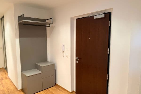 1 bedroom with open-plan kitchen flat to rent, 82 m², Baarova, Prague 1 bedroom with open-plan kitchen flat to rent, 82 m², Baarova, Prague