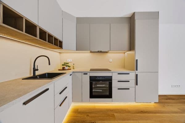 3 bedroom with open-plan kitchen flat for sale, 71 m², Hekrova, Praha 3 bedroom with open-plan kitchen flat for sale, 71 m², Hekrova, Praha