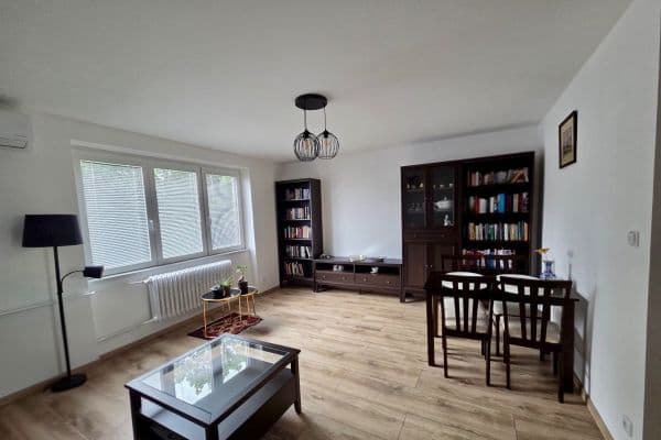 2 bedroom with open-plan kitchen flat to rent, 63 m², Jungmannova, Český Brod 2 bedroom with open-plan kitchen flat to rent, 63 m², Jungmannova, Český Brod