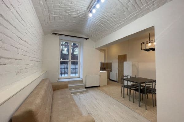 1 bedroom with open-plan kitchen flat to rent, 62 m², Sevastopolská, Praha 1 bedroom with open-plan kitchen flat to rent, 62 m², Sevastopolská, Praha