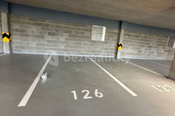 garage to rent, 13 m², Kardausova, Praha garage to rent, 13 m², Kardausova, Praha