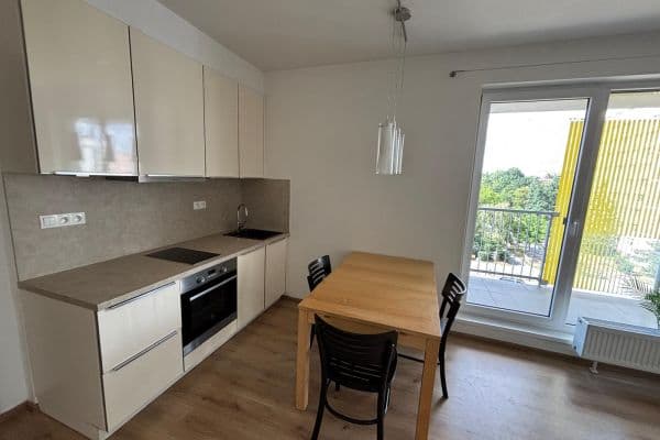 Studio flat to rent, 42 m², Počernická, Praha Studio flat to rent, 42 m², Počernická, Praha