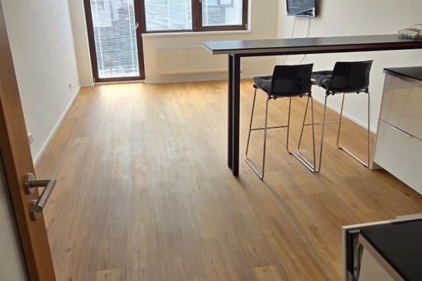 Studio flat to rent, 38 m², Za Pískovnou, Praha Studio flat to rent, 38 m², Za Pískovnou, Praha