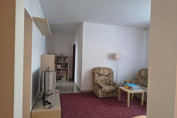 3 bedroom with open-plan kitchen flat to rent, 80 m², Víta Nejedlého, Chrudim 3 bedroom with open-plan kitchen flat to rent, 80 m², Víta Nejedlého, Chrudim