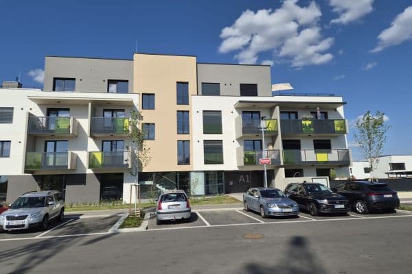2 bedroom with open-plan kitchen flat to rent, 73 m², Blažimská, Praha 2 bedroom with open-plan kitchen flat to rent, 73 m², Blažimská, Praha