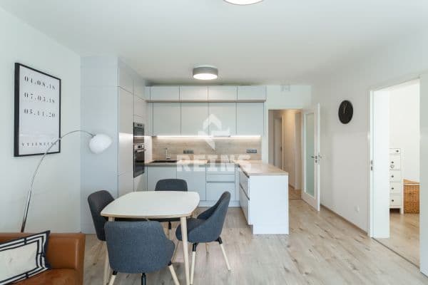 3 bedroom with open-plan kitchen flat for sale, 146 m², Hornoměcholupská, Praha 3 bedroom with open-plan kitchen flat for sale, 146 m², Hornoměcholupská, Praha