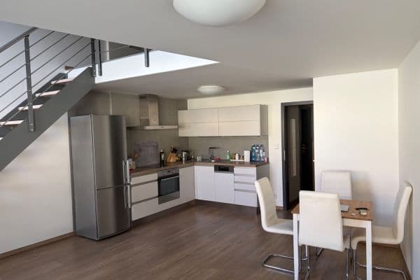 1 bedroom with open-plan kitchen flat to rent, 50 m², U Libeňského pivovaru, Praha 1 bedroom with open-plan kitchen flat to rent, 50 m², U Libeňského pivovaru, Praha