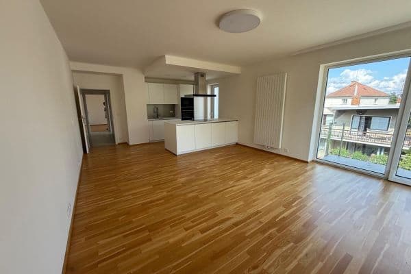 2 bedroom with open-plan kitchen flat to rent, 105 m², Herdovská, Praha 2 bedroom with open-plan kitchen flat to rent, 105 m², Herdovská, Praha