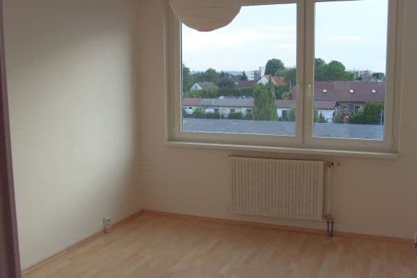 2 bedroom with open-plan kitchen flat to rent, 73 m², Pavrovského, Praha 2 bedroom with open-plan kitchen flat to rent, 73 m², Pavrovského, Praha