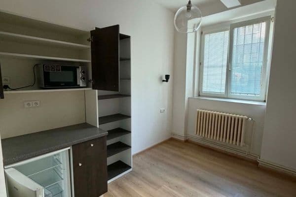 Studio flat to rent, 15 m², náměstí Hrdinů, Praha Studio flat to rent, 15 m², náměstí Hrdinů, Praha