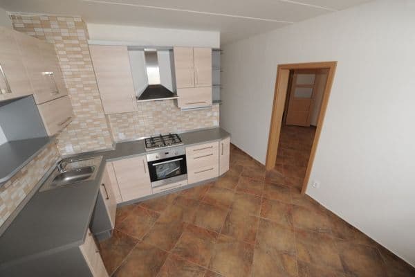 3 bedroom flat to rent, 75 m², Luďka Matury, Pardubice 3 bedroom flat to rent, 75 m², Luďka Matury, Pardubice