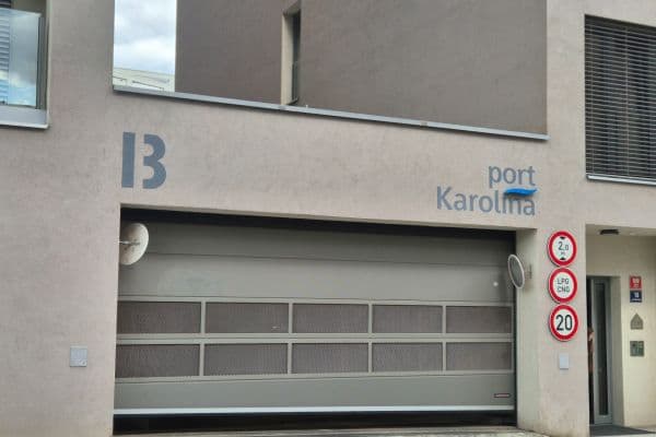 garage to rent, 18 m², U Mlýnského kanálu, Praha garage to rent, 18 m², U Mlýnského kanálu, Praha