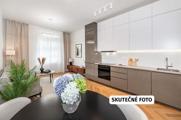 1 bedroom with open-plan kitchen flat for sale, 51 m², Dělnická, Praha 1 bedroom with open-plan kitchen flat for sale, 51 m², Dělnická, Praha