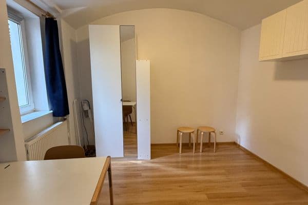 Small studio flat to rent, 19 m², Francouzská, Praha Small studio flat to rent, 19 m², Francouzská, Praha