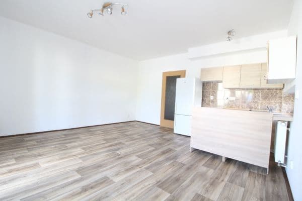 Studio flat to rent, 42 m², Ohradní, Kamenice Studio flat to rent, 42 m², Ohradní, Kamenice