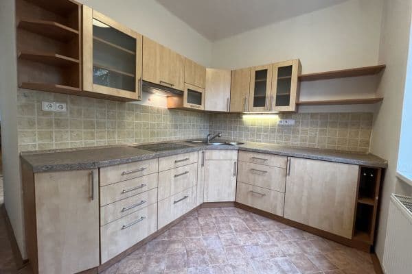 3 bedroom flat to rent, 70 m², Štefánikova, Louny 3 bedroom flat to rent, 70 m², Štefánikova, Louny
